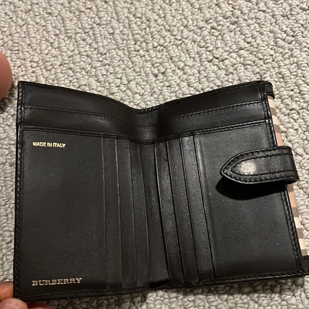 Burberry Women’s Wallet - Picture 3 of 3